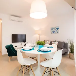beautiful-cozy-apartment-city-center.1costadelsol.com/